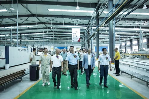 三峰家居集团创始人黄伟峰 引领家居市场的领袖故事